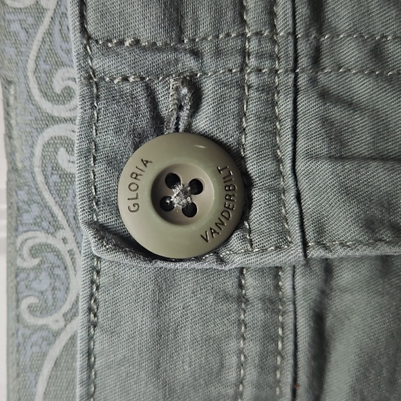 Gloria Vanderbilt Olive Cargo Capri Pants - Picture 3 of 10